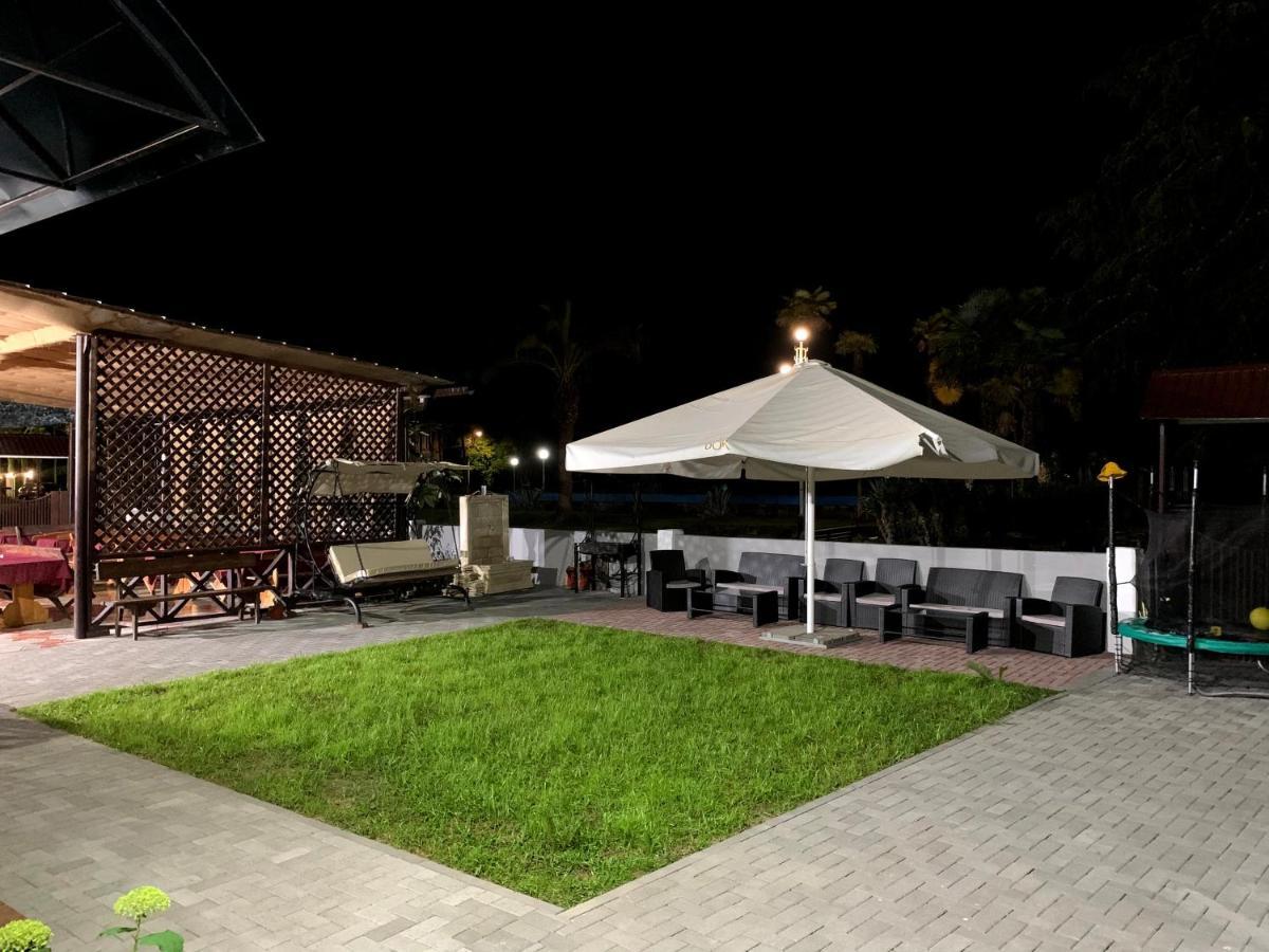 Mini Hotel Amra ปิซุนดา ภายนอก รูปภาพ